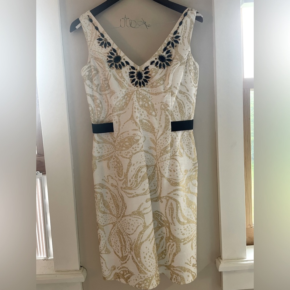 Lilly Pulitzer knee length dress. Very elegant details.